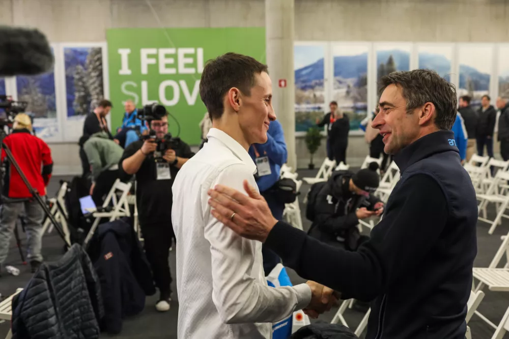 - smučarski skakalec Peter Prevc, - nekdanjismučarski skakalec Franci Petek.- 06.02.2024. Rateče, Nordijski center Planica.Novinarska konferenca smučarskega skakalca Petra Prevca o zaključku njegove tekmovalne poti.//FOTO: Bojan Velikonja / Foto: Bojan Velikonja