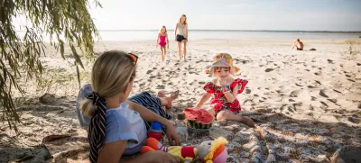 Zaradi vročine je na soncu že težko zares uživati. / Foto: Istock