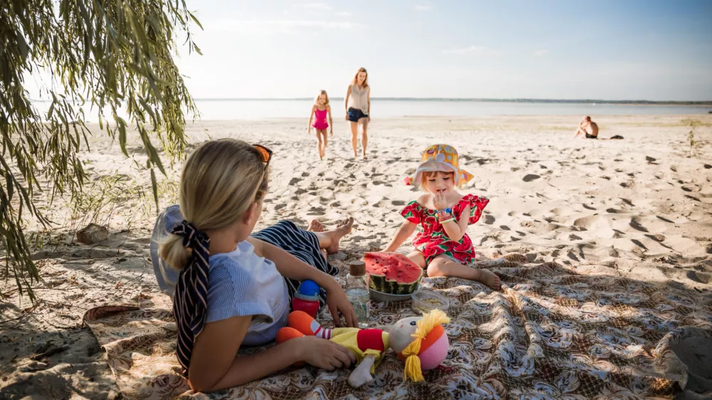 Zaradi vročine je na soncu že težko zares uživati. / Foto: Istock