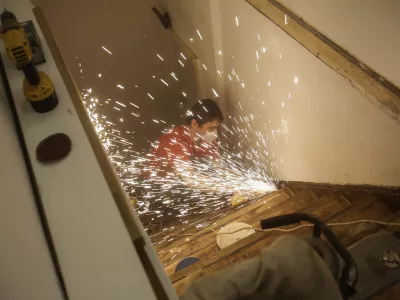 - 20.01.2015 - simbolična fotografija - stopnice - obnova stopnic, gradbena dela - obrtni&scaron;ke storitve - obrtni&scaron;ko delo - obrtnik - obrtniki - delavec - samostojni podjetnik- adaptacija - -                         //FOTO: Jaka Gasar