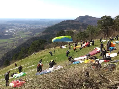 Jadralni padalci, vzleti&scaron;če Lijak