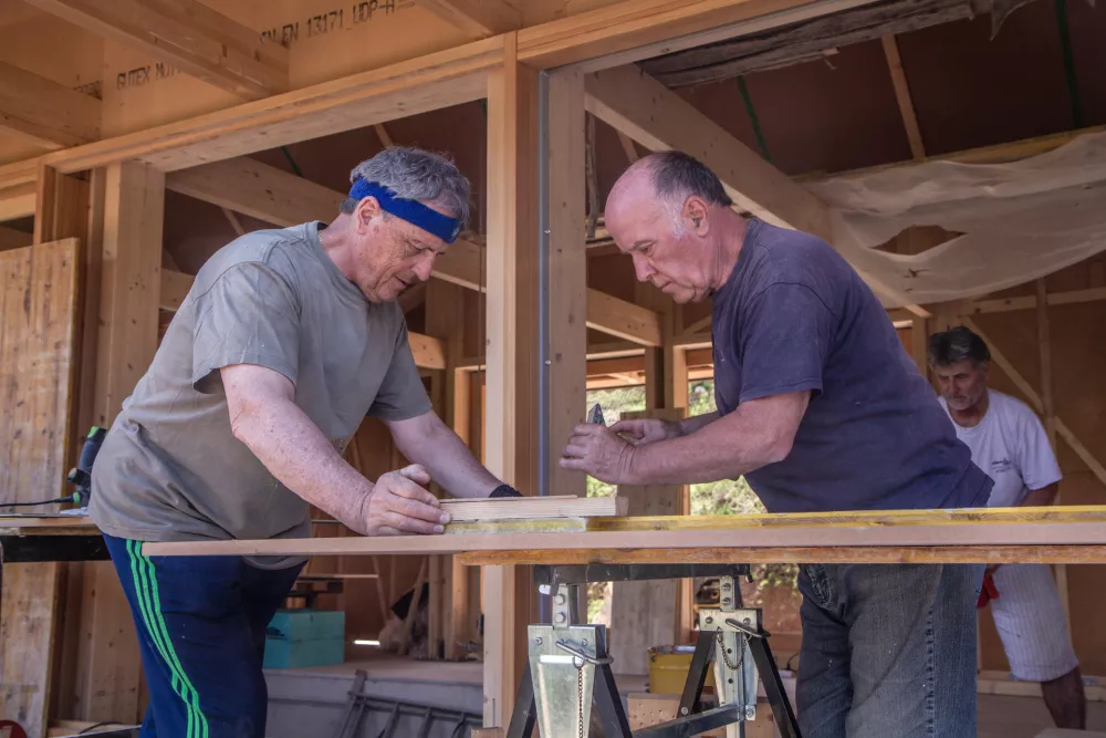 Apno in beton na domačem dvori&scaron;ču