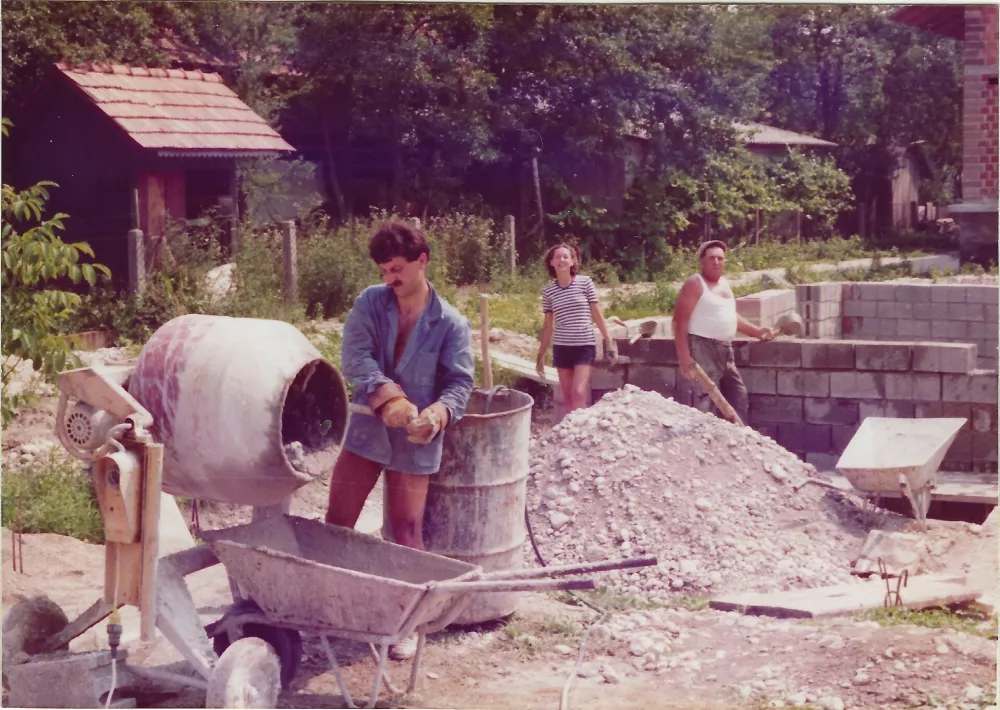 Apno in beton na domačem dvori&scaron;ču