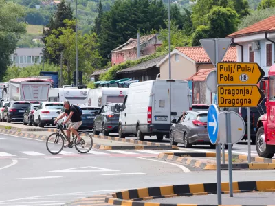 Koper, 09.06.2023&Scaron;alara, cesta Koper-Dragonja, promet, kolone, kolona 