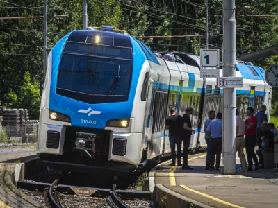 novi vlad Stadler, Slovense železnice