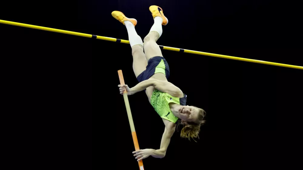 Athletics - Birmingham World Indoor Tour Final - Utilita Arena Birmingham, Birmingham, Britain - February 25, 2023 Slovenia's Tina Sutej in action during the women's pole vault Action Images via Reuters/Peter Cziborra