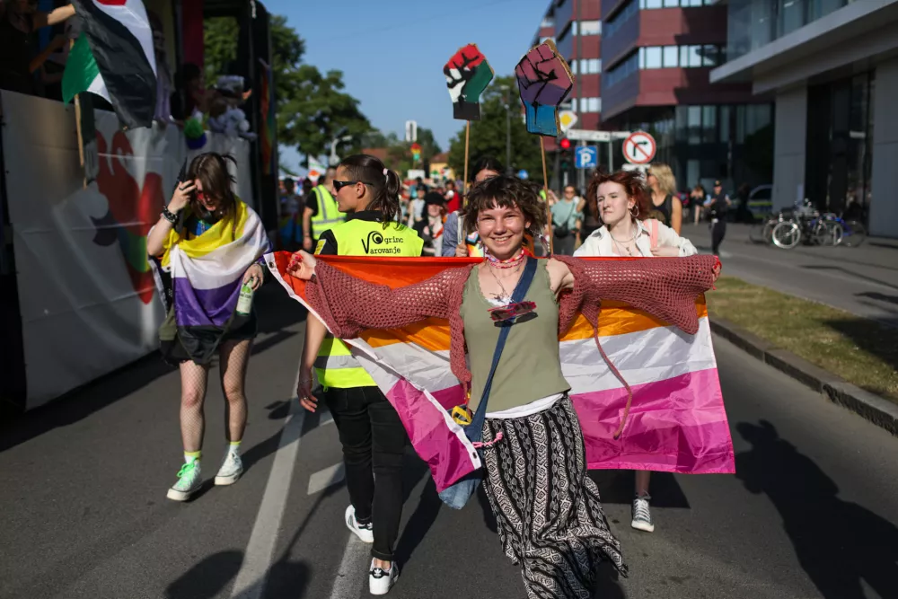 (FOTO) Parada ponosa v Ljubljani: parada kot politično dejanje in poziv k pravičnej&scaron;i družbi