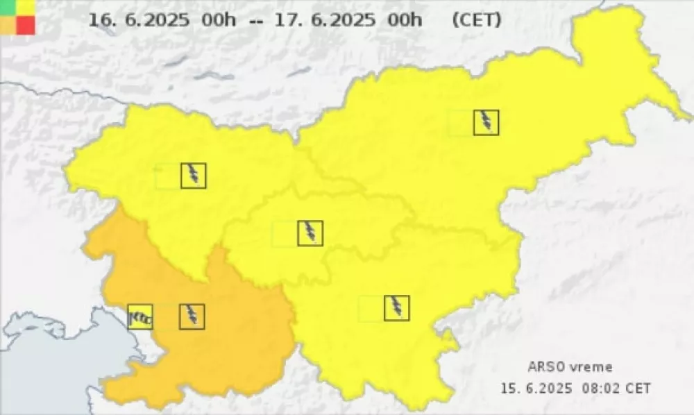 Ljubljana.Arso je za ponedeljek izdal oranzno opozorilo za Primorsko zaradi moznih neviht. Za ostalo Slovenijo je opozorilo rumeno.Foto: Arso