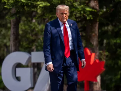 16 June 2025, Canada, Kananaskis: US President Donald Trump arrives at the Pomeroy Kananaskis Mountain Lodge, ahead of the G7 leaders' summit in Kananaskis. Photo: Michael Kappeler/dpa-Pool/dpa