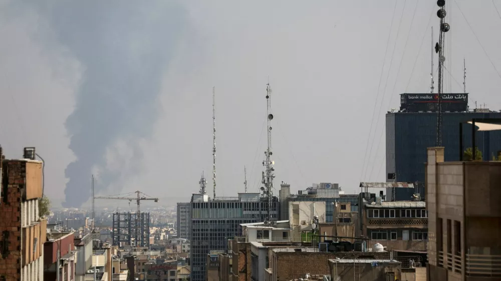 Smoke rises following an Israeli attack on Tehran Oil Refinery, in south of Tehran, Iran, June 15, 2025. Majid Asgaripour/WANA (West Asia News Agency) via REUTERS  ATTENTION EDITORS - THIS PICTURE WAS PROVIDED BY A THIRD PARTY