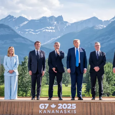16 June 2025, Canada, Kananaskis: (L-R) Japan's Prime Minister Shigeru Ishiba, Italy's Prime Minister Giorgia Meloni, France's President Emmanuel Macron, Canada's Prime Minister Mark Carney, US President Donald Trump, UK Prime Minister Keir Starmer, and German Chancellor Friedrich Merz, pose for a photo during the G7 Leaders' Summit in Kananaskis. Photo: Michael Kappeler/dpa-Pool/dpa