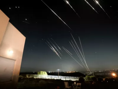 Missiles launched from Iran are intercepted as seen from the Israeli-occupied Golan Heights, June 18, 2025. REUTERS/Gal Twig   TPX IMAGES OF THE DAY / Foto: Gal Twig