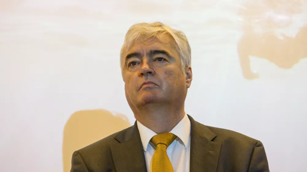 Milan Zver02.04.2024 - novinarske konference predsednika SDS Janeza Jan&scaron;e in evropskega poslanca Milana Zvera, na kateri bosta razkrila interne dokumente Evropske komisije v povezavi z obiskom podpredsednice Evropske komisije Vere Jourove v Sloveniji.Foto: Luka Cjuha