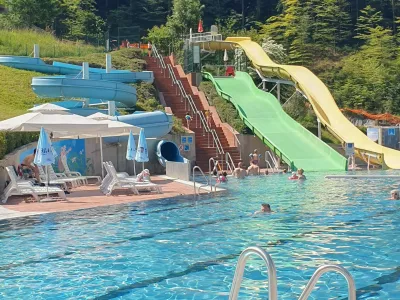 V Snoviku odprli zunanje bazene