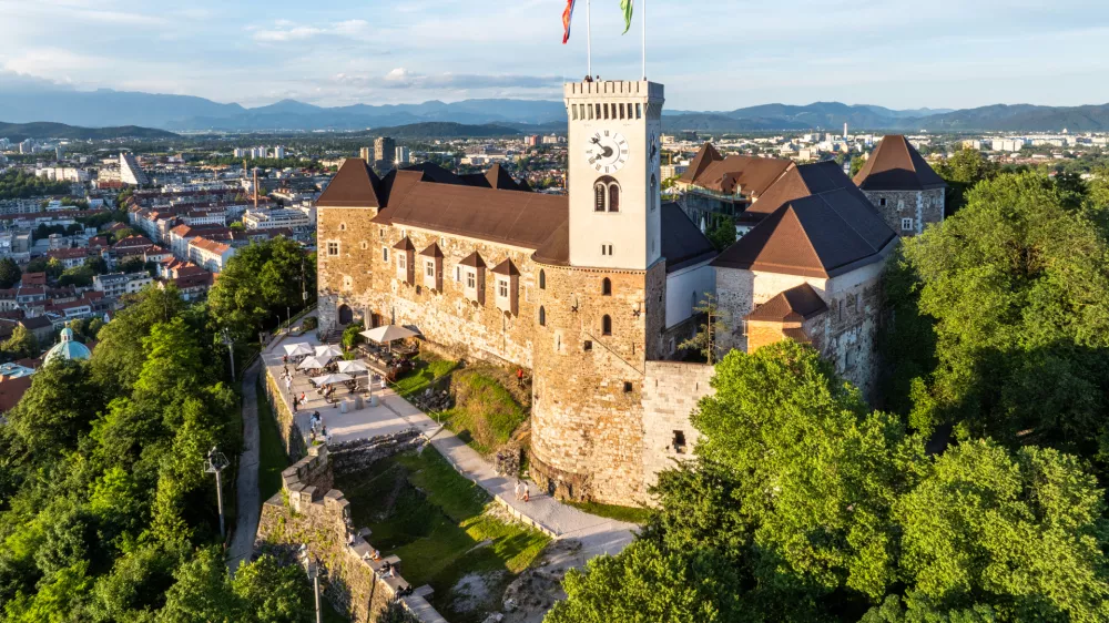 Na Ljubljanskem gradu letno beležijo več kot milijon obiskovalcev. F Ljubljanski grad