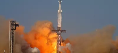SpaceX's next-generation Starship spacecraft atop its Super Heavy booster is launched on its ninth test at the company's launch pad in Starbase, Texas, U.S., May 27, 2025. REUTERS/Joe Skipper   TPX IMAGES OF THE DAY
