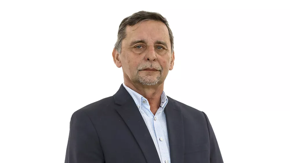 Miran LesjakZA ONLINE - Redakcija Dnevnik 2024 - portreti za komentarje in kolumne - kolumnisti - komentatorji &ndash; novinarji - portret //FOTO: Luka Cjuha