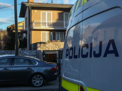 - 10.01.2023 - Hi&scaron;ne preiskave na naslovu Rožna dolina cesta IX 26. v Ljubljani - morebitna logistična točka kriminalne združbe, ki se ukvarja s čezmejno prodajao droge in orožja - akcija slovenske in avstrijske policije -  //FOTO: Bojan Velikonja.