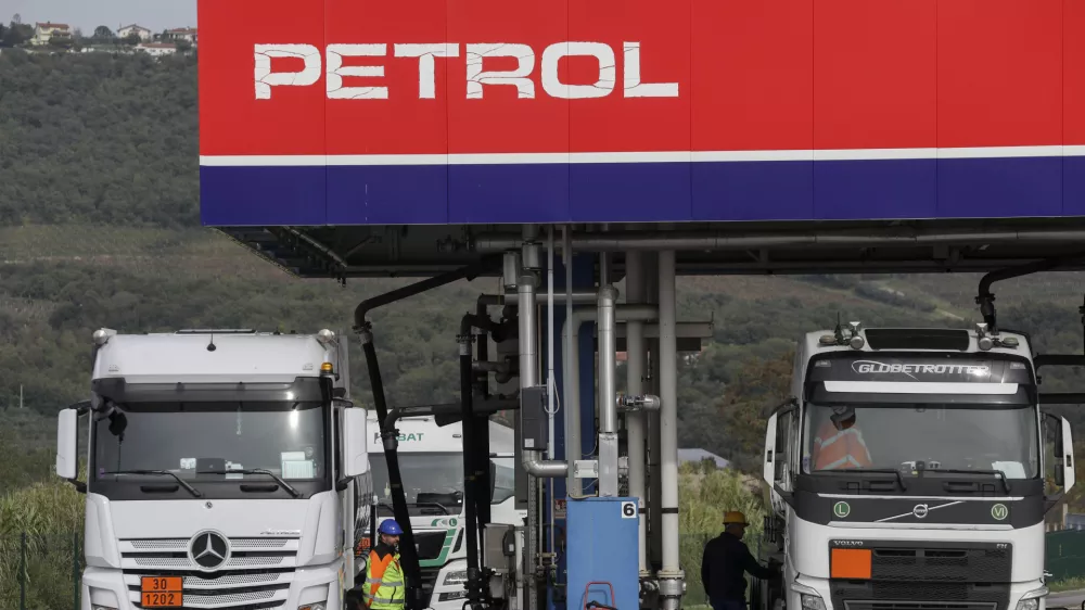 - 21.10.2022 - Petrolova logistika in in&scaron;talacija Sermin - skladi&scaron;čenje - nafta, gorivo //FOTO: Jaka Gasar