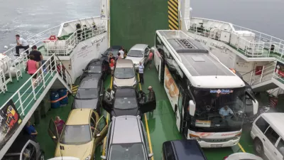 - HRVA&Scaron;KA 2015 - turizem, turisti, morje, trajekt, avtomobili   ///FOTO: Jaka Gasar