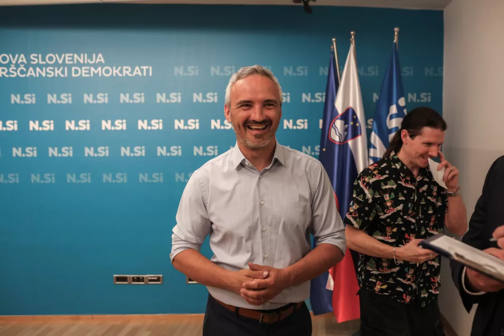 - Janez Cigler Kralj, podpredsednik in vodja poslanske skupine NSi.- 09.06.2024 - Evropske volitve 2024 - Volitve poslancev v Evropski parlament - &Scaron;tab NSi.  //FOTO: Bojan Velikonja