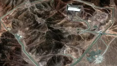 Fordov se nahaja več kot sto kilometrov od Teherana. Večina objekta je zelo globoko pod zemljo. / Foto: Maxar Technologies