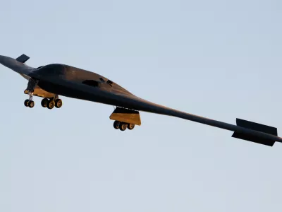 25 January 2022, US, Las Vegas: A B-2 Stealth Bomber approaches Nellis Air Force Base in Las Vegas, for landing after participating in a Red Flag exercise. Photo: Brett Johnsen/ZUMA Press Wire/dpa