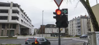 Pri zeleni puščici še vedno premalo pozorni