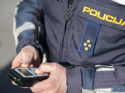 prometni nadzorpolicija - simbolična fotografijaprometna policijavarnost v prometupolicija na motorjihmotoristična policijaprehitri voznikiavtocestna policijaalkotestalkohol v prometu08.04.2025 Policijski nadzor, počivali&scaron;če PovodjeFOTO: Nik Erik Neubauer