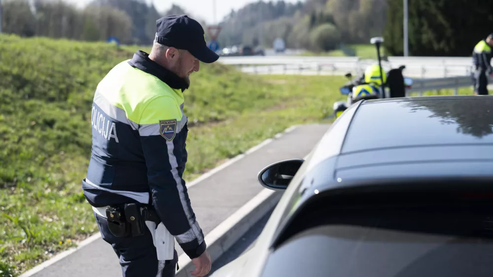 prometni nadzorpolicija - simbolična fotografijaprometna policijavarnost v prometupolicija na motorjihmotoristična policijaprehitri voznikiavtocestna policijaalkotestalkohol v prometu08.04.2025 Policijski nadzor, počivali&scaron;če PovodjeFOTO: Nik Erik Neubauer