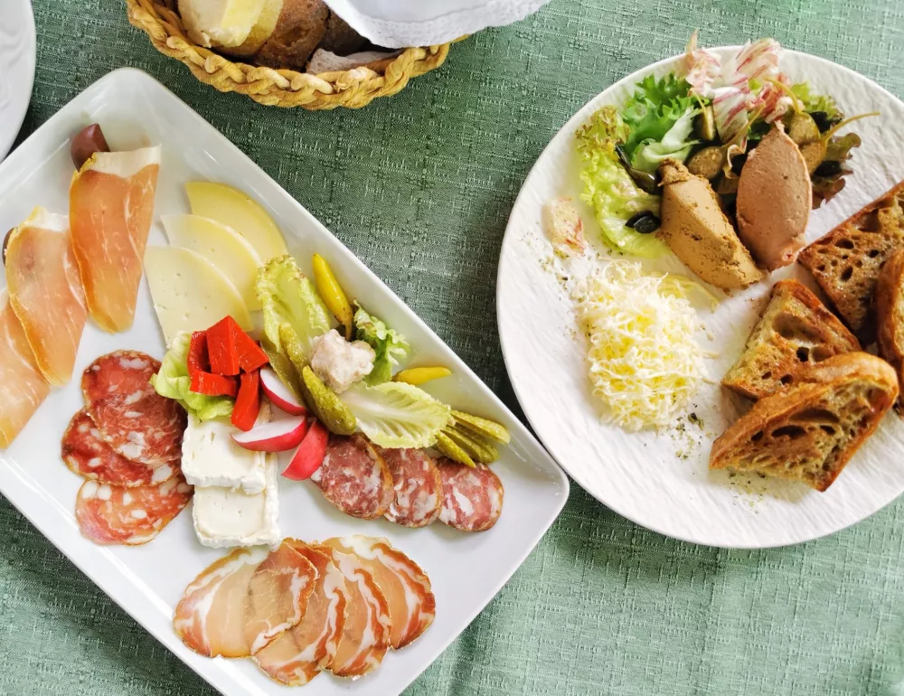 Pa&scaron;teti in narezek / Foto: Miha First