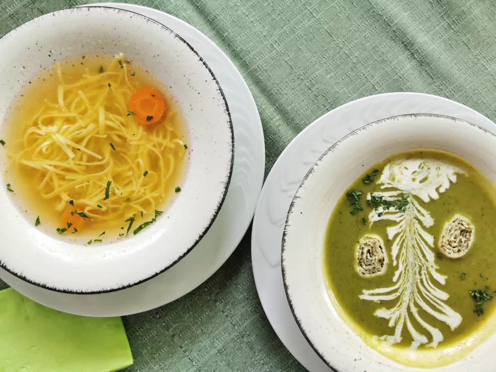 Goveja in Nežkina juha / Foto: Miha First