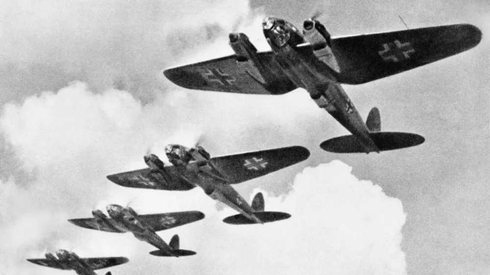 Bombniki Heinkel He 111 med bitko za Britanijo / Foto: Wikipedija
