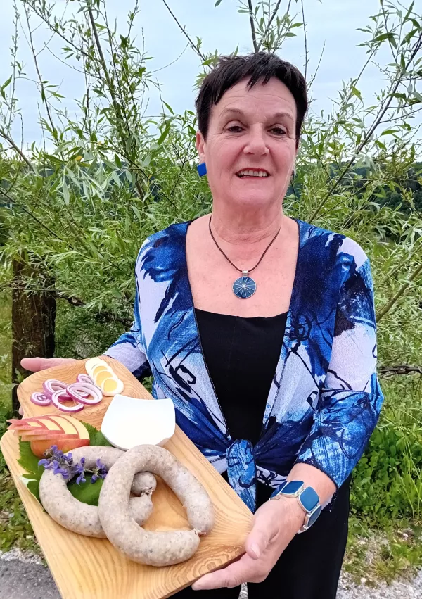 Marija Čop z jetrnico / Foto: Roman Turn&scaron;ek