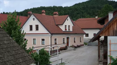 Domačija Pr Markotovih v Sel&scaron;čku (Nad Cerknico), Notranjska hi&scaron;a, Nata&scaron;a Mele, obnovljena domačija, priznanje &Scaron;ole prenove / Foto: Nata&scaron;a Bucik Ozebek