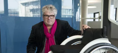 (GERMANY OUT) Firma OttoBock, Prothesen- und Rollstuhlhersteller, Geschäftsführer Hans Georg Näder mit einem Rollstuhl im Science Center in Berlin (Photo by aslu/ullstein bild via Getty Images) / Foto: Ullstein Bild