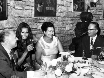 Junij 1969: Sophia Loren, Carlo Ponti, Tito in Jovanka.&nbsp;/ Foto: Profimedia