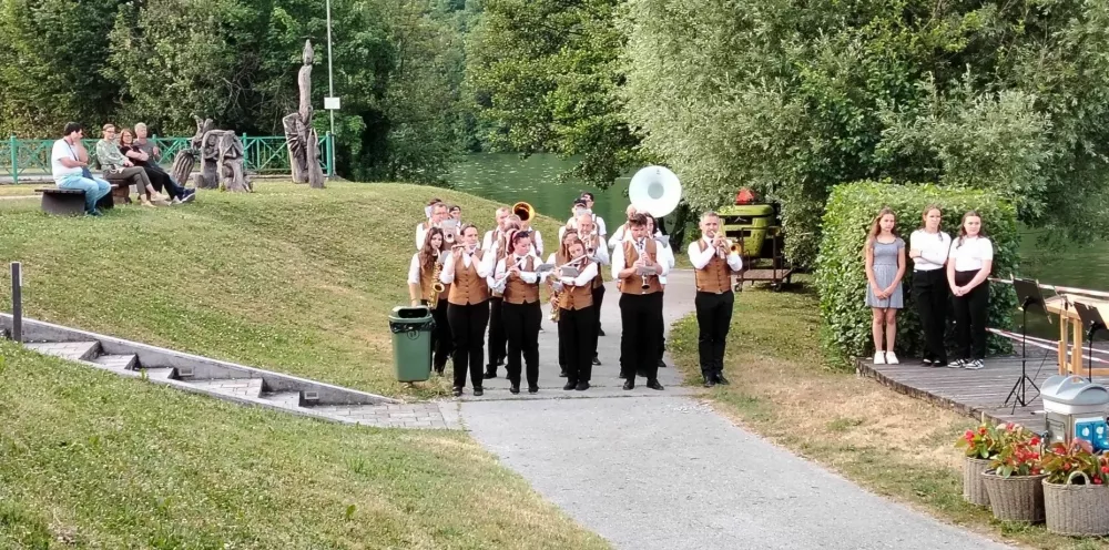 f vfd vd dgvf / Foto: Vfd Fd D