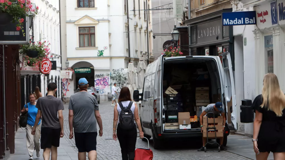 24.06.2025 -prometni kolaps v stari Ljubljani, dostavaFoto: Tomaž Skale