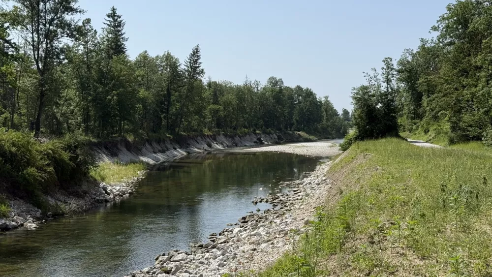 Sprostitev ob Kamni&scaron;ki Bistrici navdu&scaron;uje mnoge občane. Foto: Marjetka Levstek 