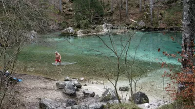 izvir Kamni&scaron;ke Bistrice, kopalec- 23.02.2023 &ndash; Planinski Dom v Kamni&scaron;ki Bistrici, obnova planinske koče v lastni&scaron;tvu agrarne skupnosti "Me&scaron;čanska korporacija Kamnik", ki stoji tik poleg izvira Kamni&scaron;ka Bistrica //FOTO: Tomaž Skale