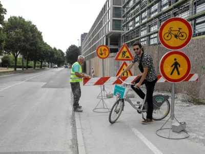 24.06.2025 - Vilharjeva cesta - Gradbi&scaron;če, zaprta kolesarska steza in pločnikFoto: Luka Cjuha