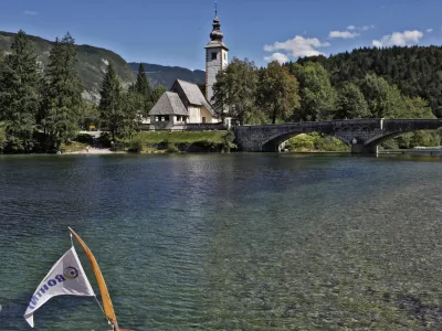 Blejci bodo vzpostavili svoj booking: Provizije od rezervacij naj bi ostale turističnim krajem