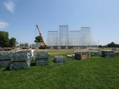 Na zagreb&scaron;kem hipodromu na koncertu Thompsona pričakujejo pol milijona ljudi. F Pixsel