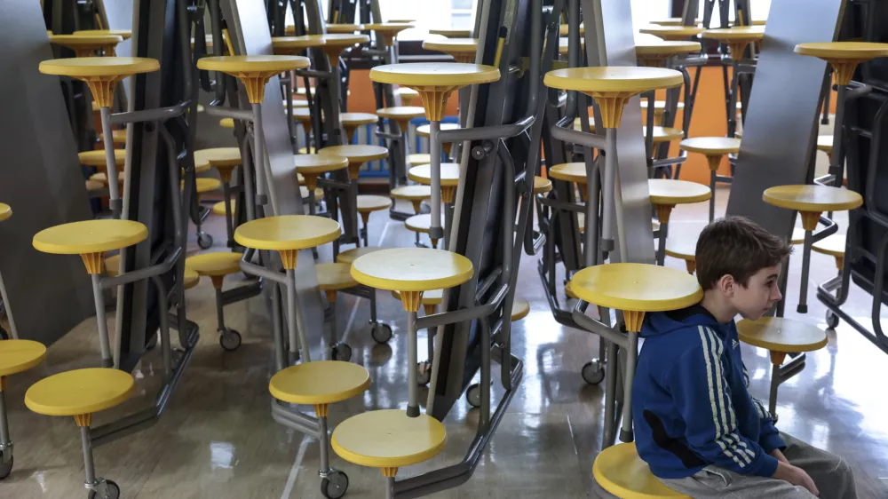 - ilustrativna fotografija - učenec, učenci, &scaron;olstvo- 26.02.2024 - Osnovna &scaron;ola O&Scaron; &Scaron;kofja Loka &ndash; Mesto, nastop pisateljice &Scaron;pele Frlic v podpori podjetja Sax Konstrukcije, Gazele gorenjske regije 2023 v sklopu sodelovanja med projektoma slovenska Gazela in Bralna značka. //FOTO: Jaka Gasar / Foto: Jaka Gasar