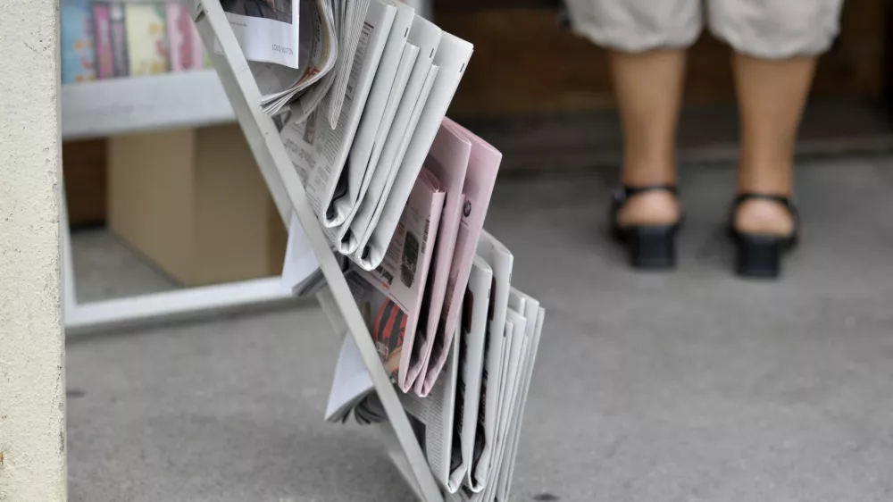 - ilustrativna fotografijamediji, tiskani mediji, časopisi, revije   //FOTO: Tomaž Zajel&scaron;nik