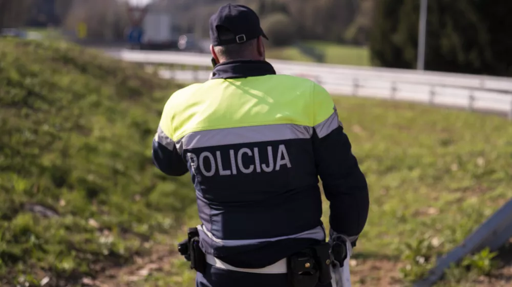 prometni nadzorpolicija - simbolična fotografijaprometna policijavarnost v prometupolicija na motorjihmotoristična policijaprehitri voznikiavtocestna policija08.04.2025 Policijski nadzor, počivali&scaron;če PovodjeFOTO: Nik Erik Neubauer