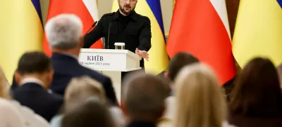 Ukraine's President Volodymyr Zelenskiy speaks at a press conference during a meeting with Polish President Andrzej Duda on Ukraine's Constitution Day, amid Russia's attack on Ukraine, in Kyiv, June, 28, 2025. REUTERS/Thomas Peter