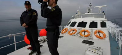 - Policija - policijski čoln P-111- Slovensko morje - primorska - pomorščaki -  ///FOTO: Tomaž SkaleOPOMBA: ZA OBJAVO V PRILOGI – DNEVNIKOV OBJEKTIV - REPORTAŽA