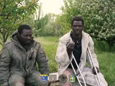 Zajeta Kamerunca, ki sta se bojevala v ruskih vrstah. Vir: ukrajinska vojska